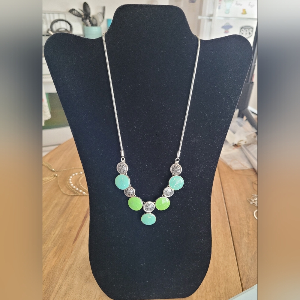 Elegant Silver and Green Necklace